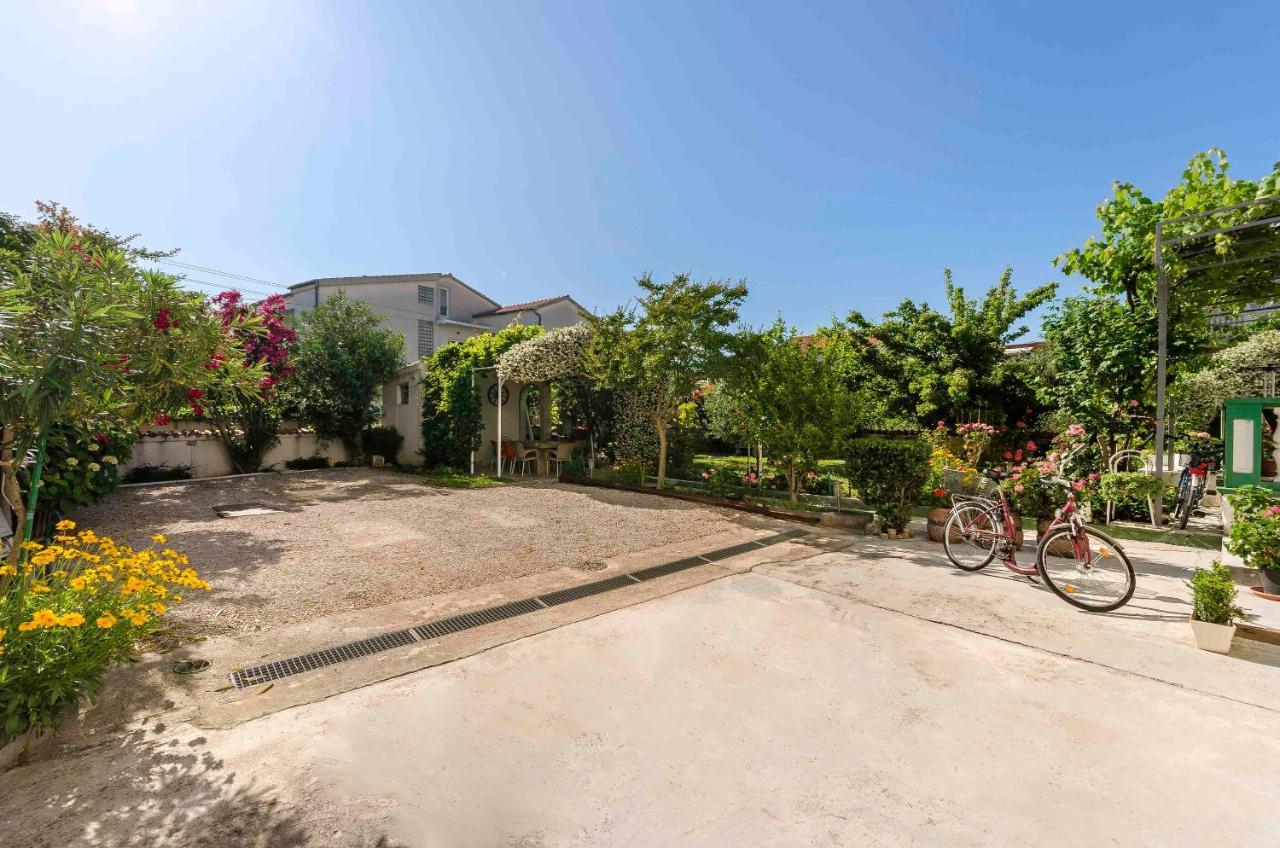 Apartments Zanze Vodice Eksteriør billede