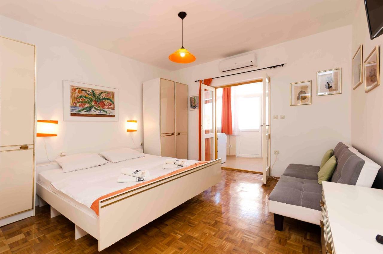 Apartments Zanze Vodice Eksteriør billede