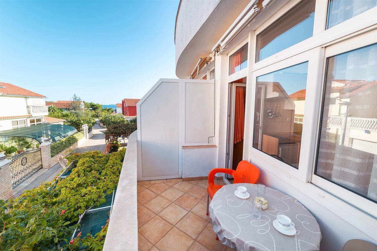 Apartments Zanze Vodice Eksteriør billede