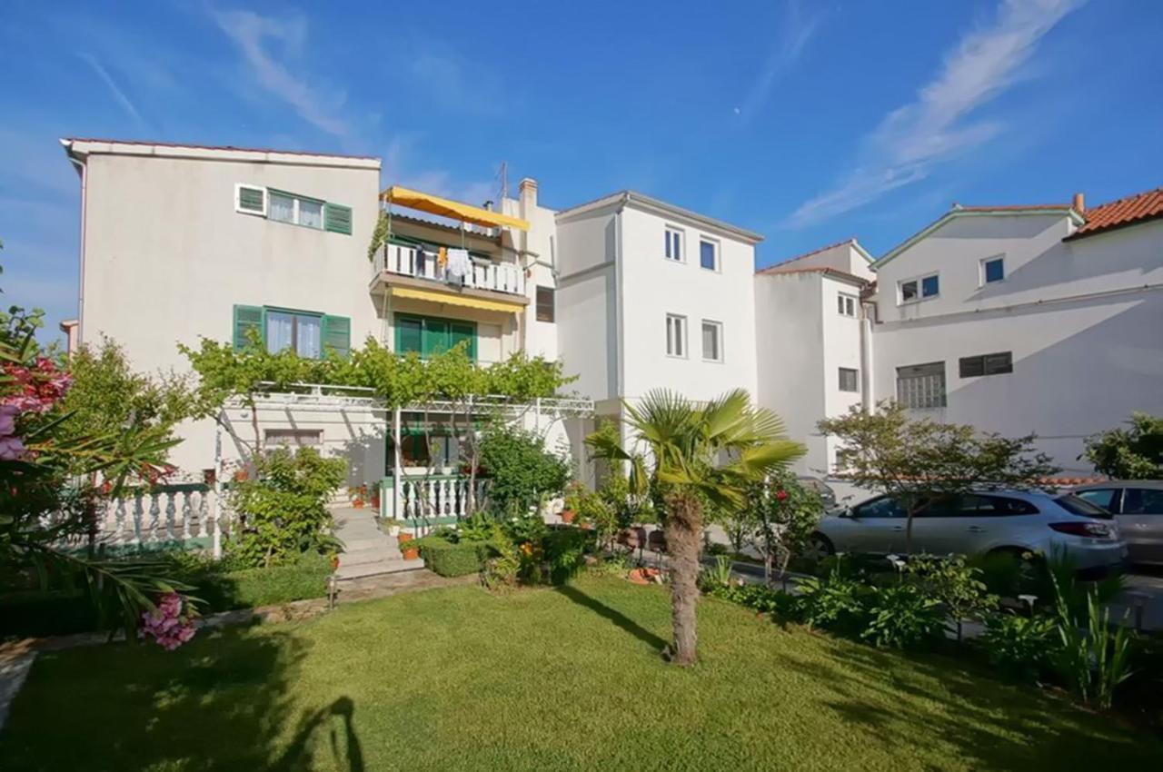 Apartments Zanze Vodice Eksteriør billede